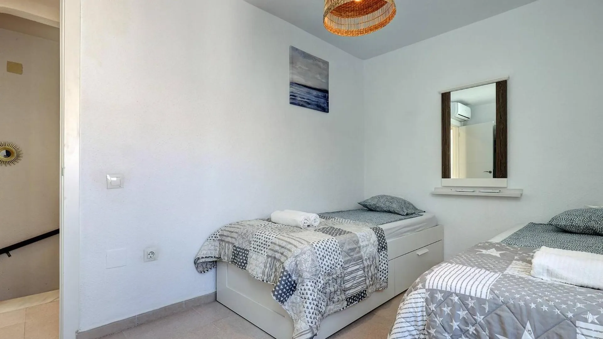 098 Traditional 2 Bed Pueblo Townhouse With Private Terrace Benalmádena